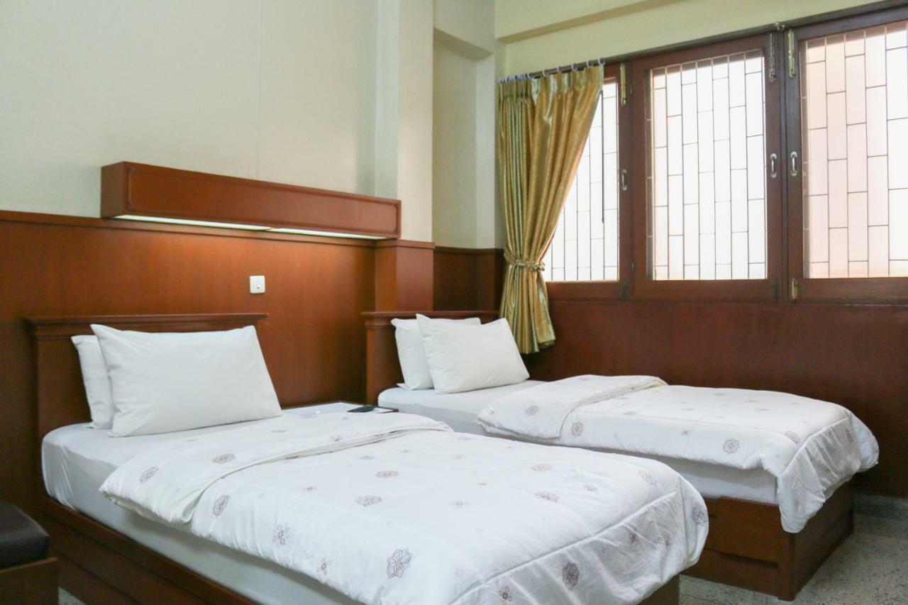 Nakornping Hotel Bangkok Exterior photo